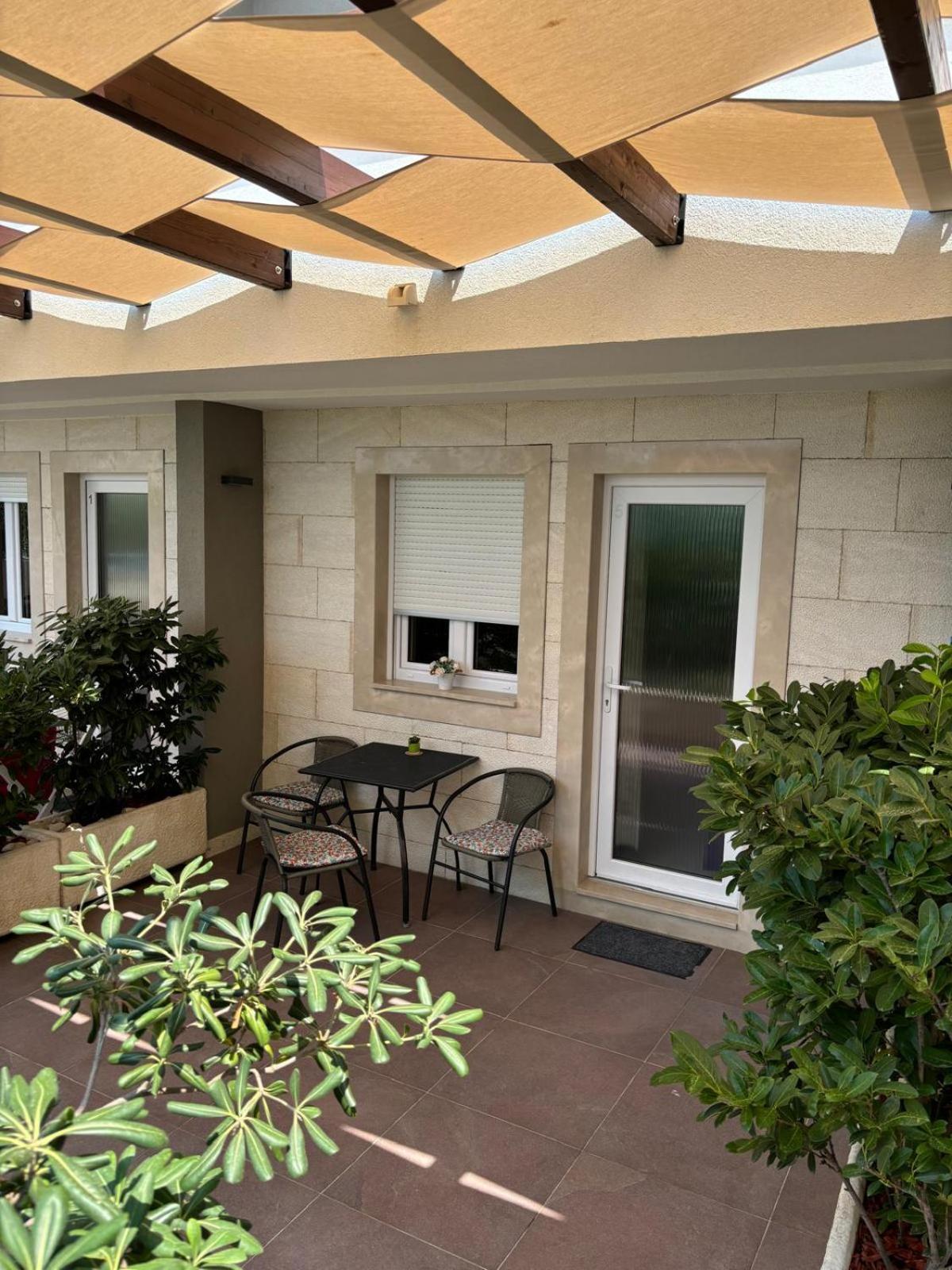 Apartmani Adria 2 Baška Voda المظهر الخارجي الصورة